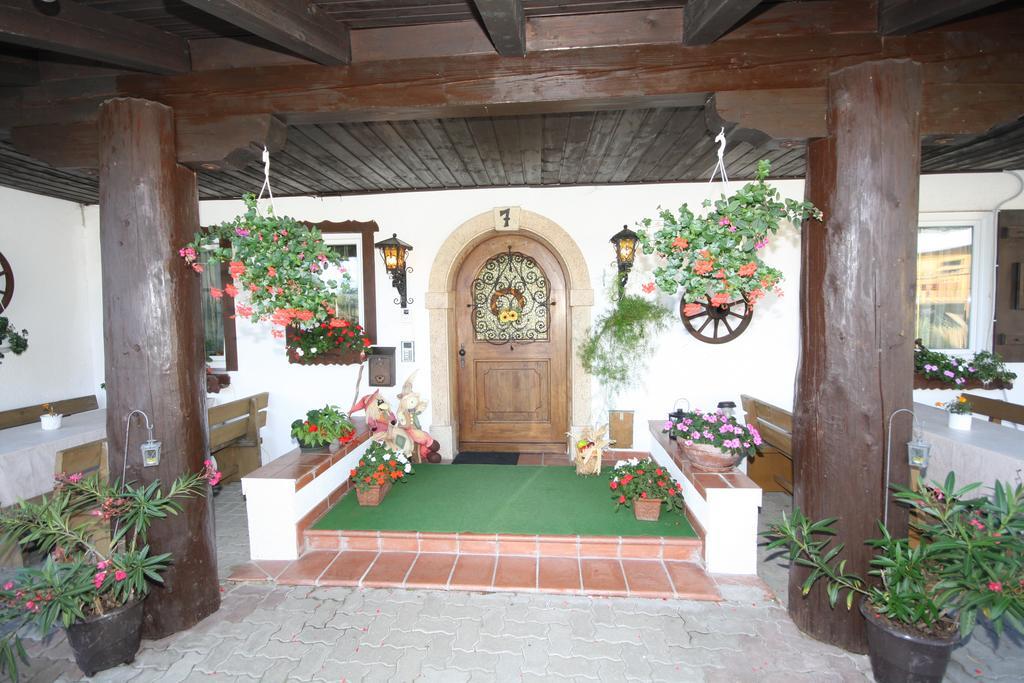 Familiengaestehaus Ingrid Sankt Martin am Tennengebirge Room photo