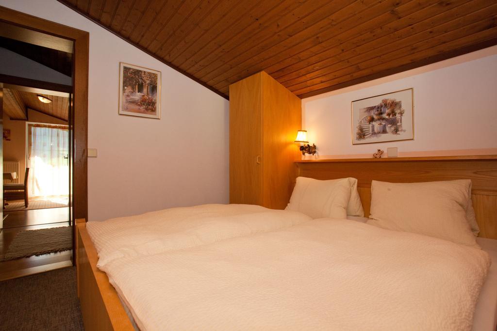 Familiengaestehaus Ingrid Sankt Martin am Tennengebirge Room photo