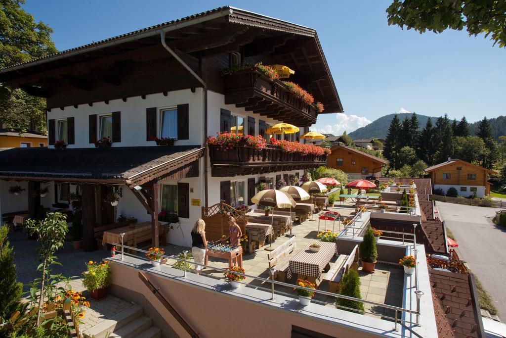 Familiengaestehaus Ingrid Sankt Martin am Tennengebirge Exterior photo